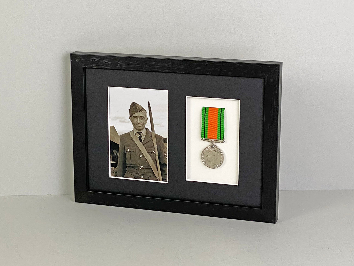 Military and Service Medal display Frame for One Medal and a 6x4" Photograph. - PhotoFramesandMore - Wooden Picture Frames
