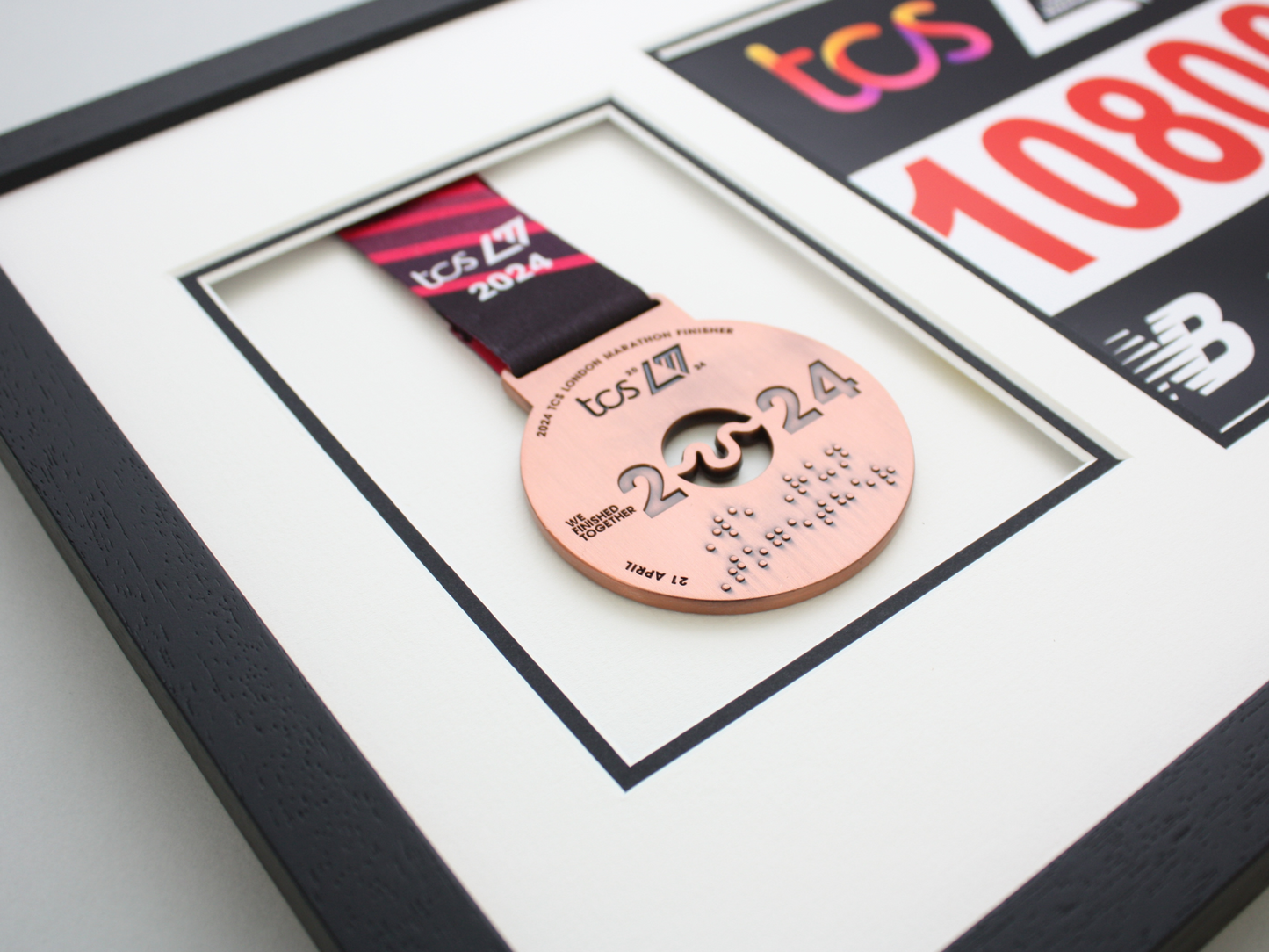 London Marathon 2024 Medal and race number display Frame - PhotoFramesandMore - Wooden Picture Frames