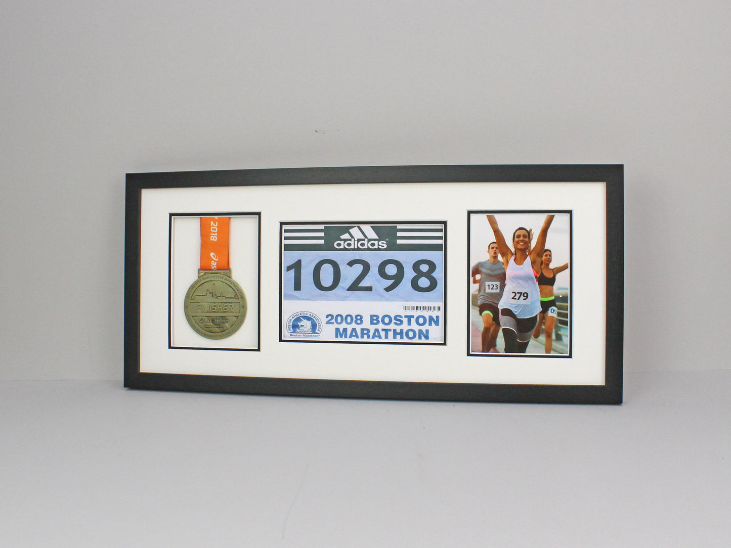 Medal display Frame with Apertures for Medal, Bib number (21x15cm) and Photo.