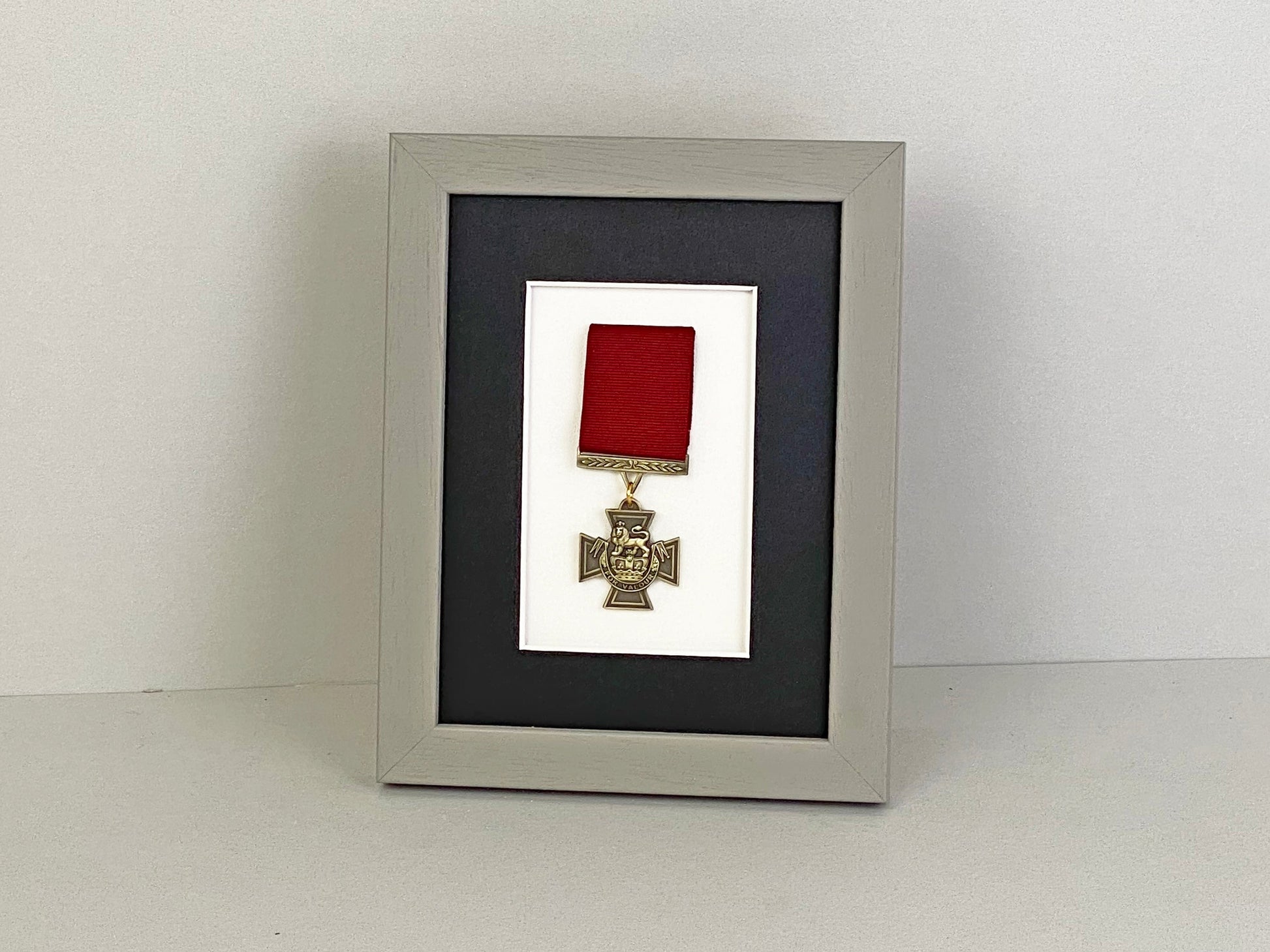 Military and Service Medal display Frame for 1 Medal. 8x6" - PhotoFramesandMore - Wooden Picture Frames