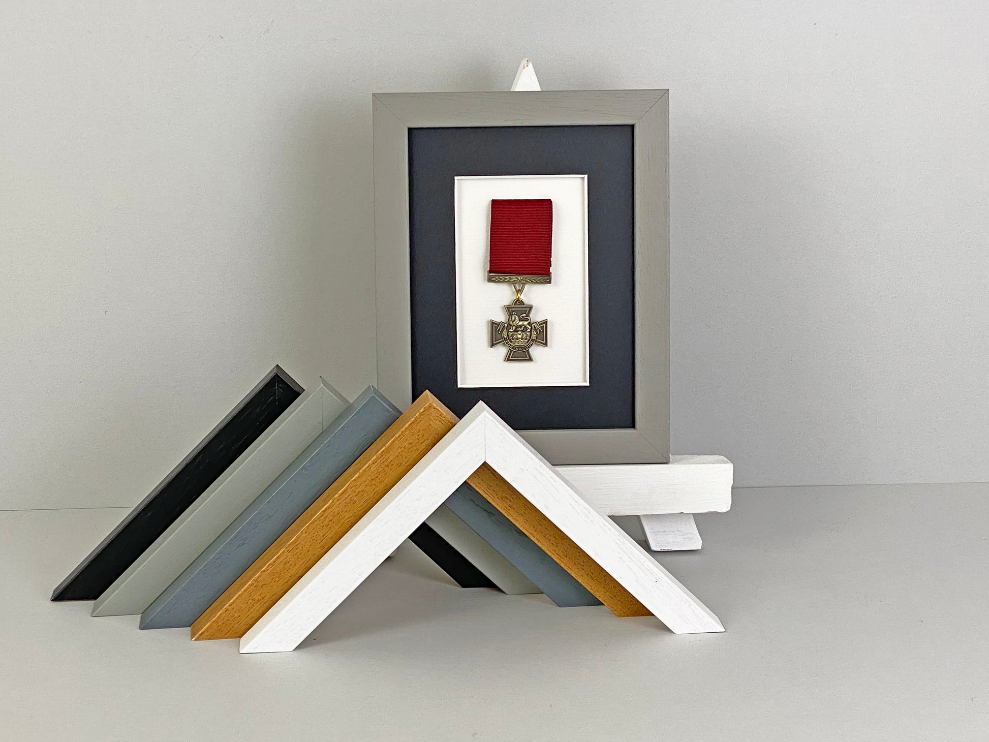 Military and Service Medal display Frame for 1 Medal. 8x6" - PhotoFramesandMore - Wooden Picture Frames