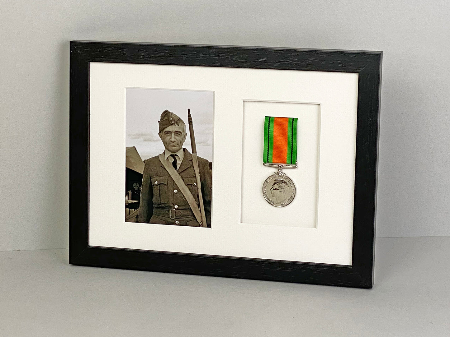 Military and Service Medal display Frame for One Medal and a 6x4" Photograph. - PhotoFramesandMore - Wooden Picture Frames